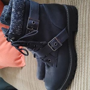 Cliffs by White Mountain Boots